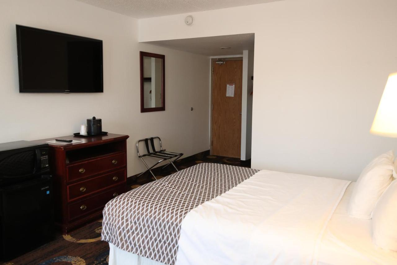 Stonebridge Hotel Fort Mcmurray Exterior foto