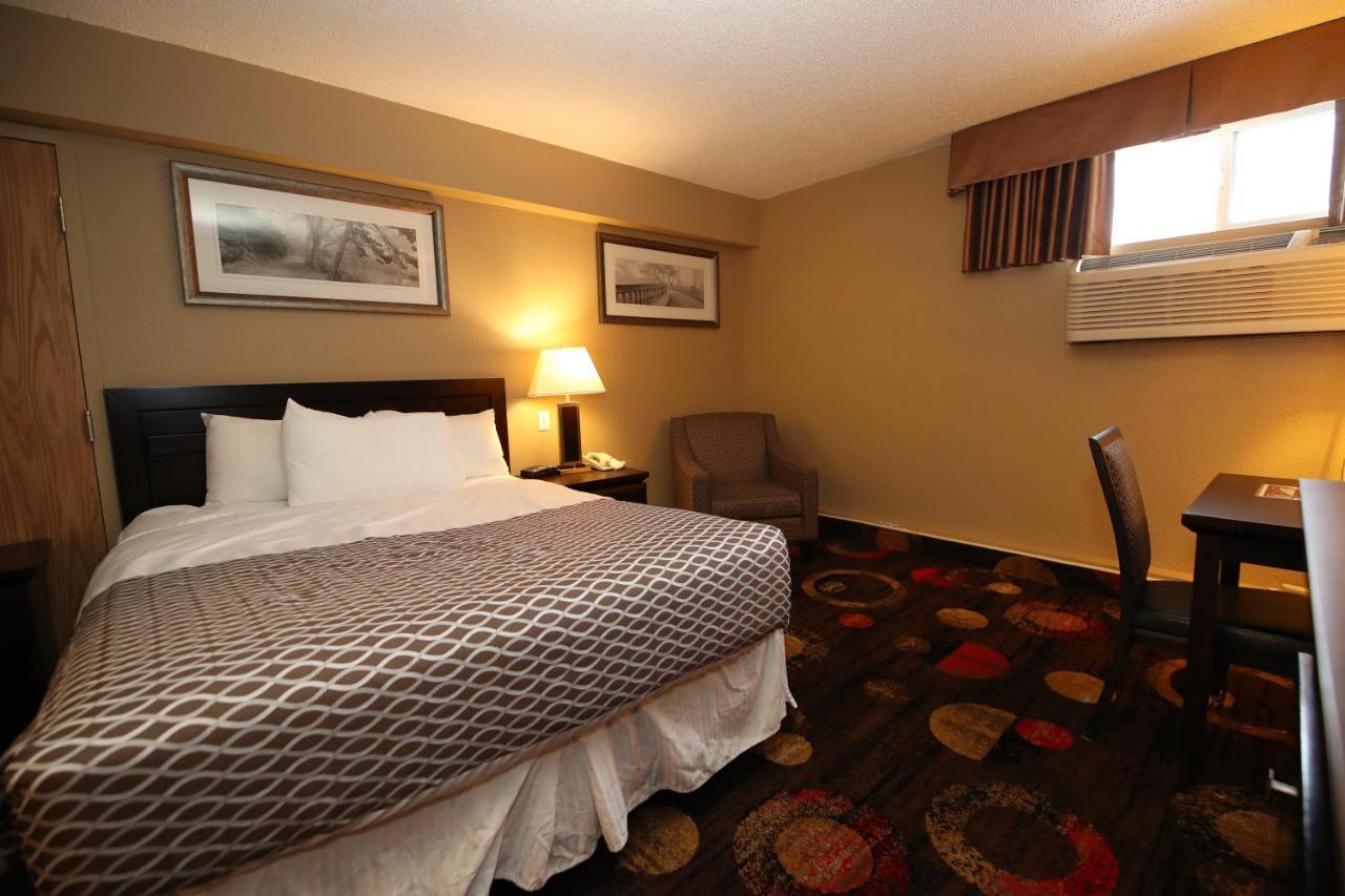 Stonebridge Hotel Fort Mcmurray Exterior foto