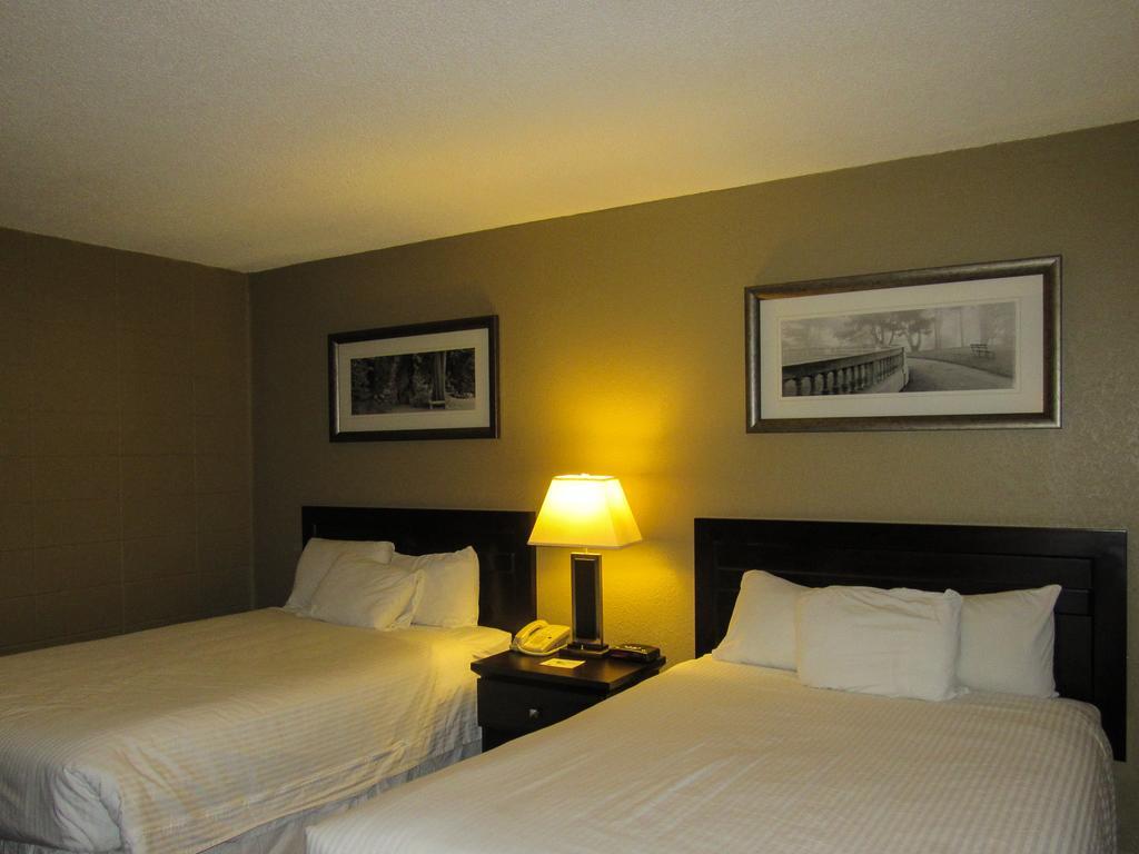 Stonebridge Hotel Fort Mcmurray Exterior foto