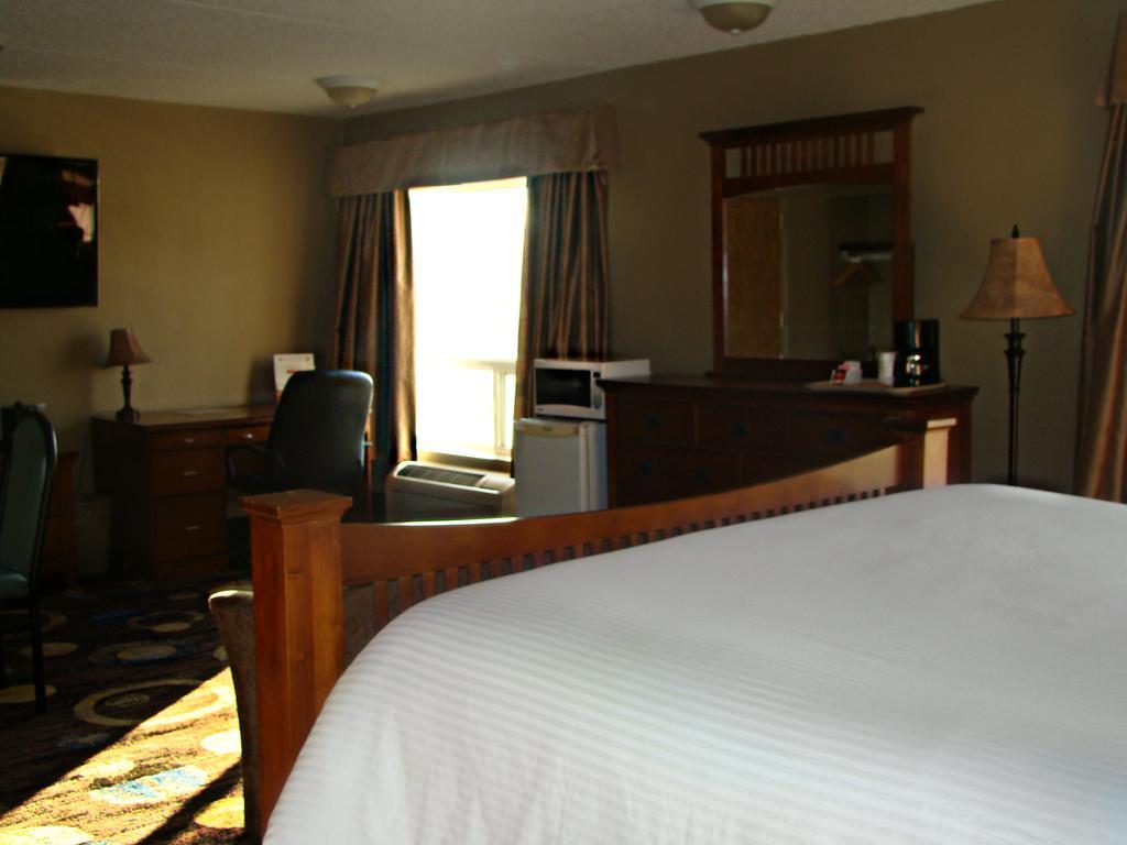 Stonebridge Hotel Fort Mcmurray Habitación foto